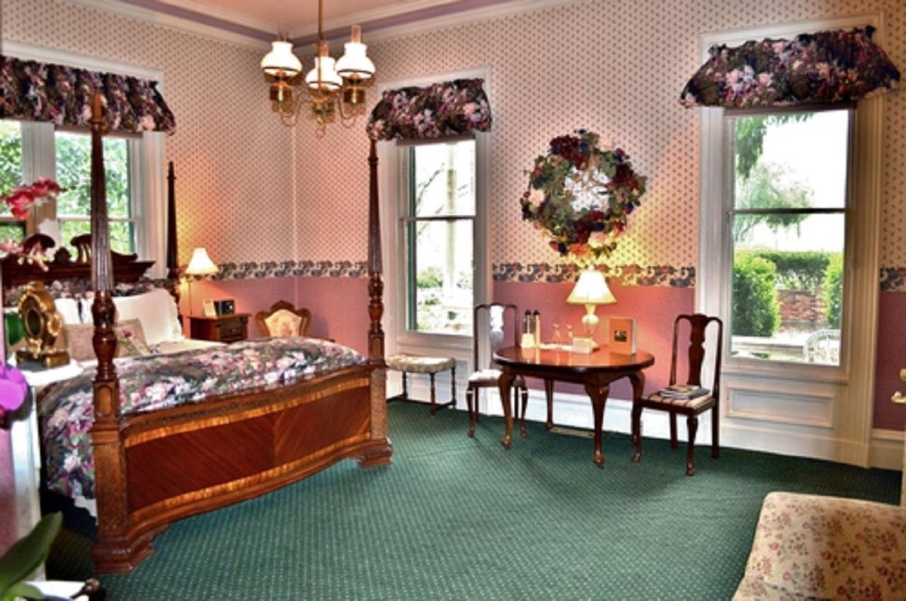 The Gables Wine Country Inn Санта-Роза Екстер'єр фото